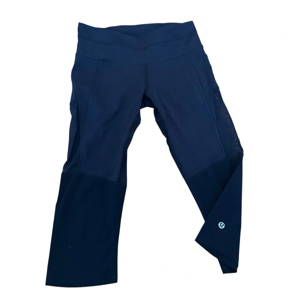 SOLD:Lululemon Women's Mesh Crop Capri Leggings - Black, Size 4 - Picture 6 of 6